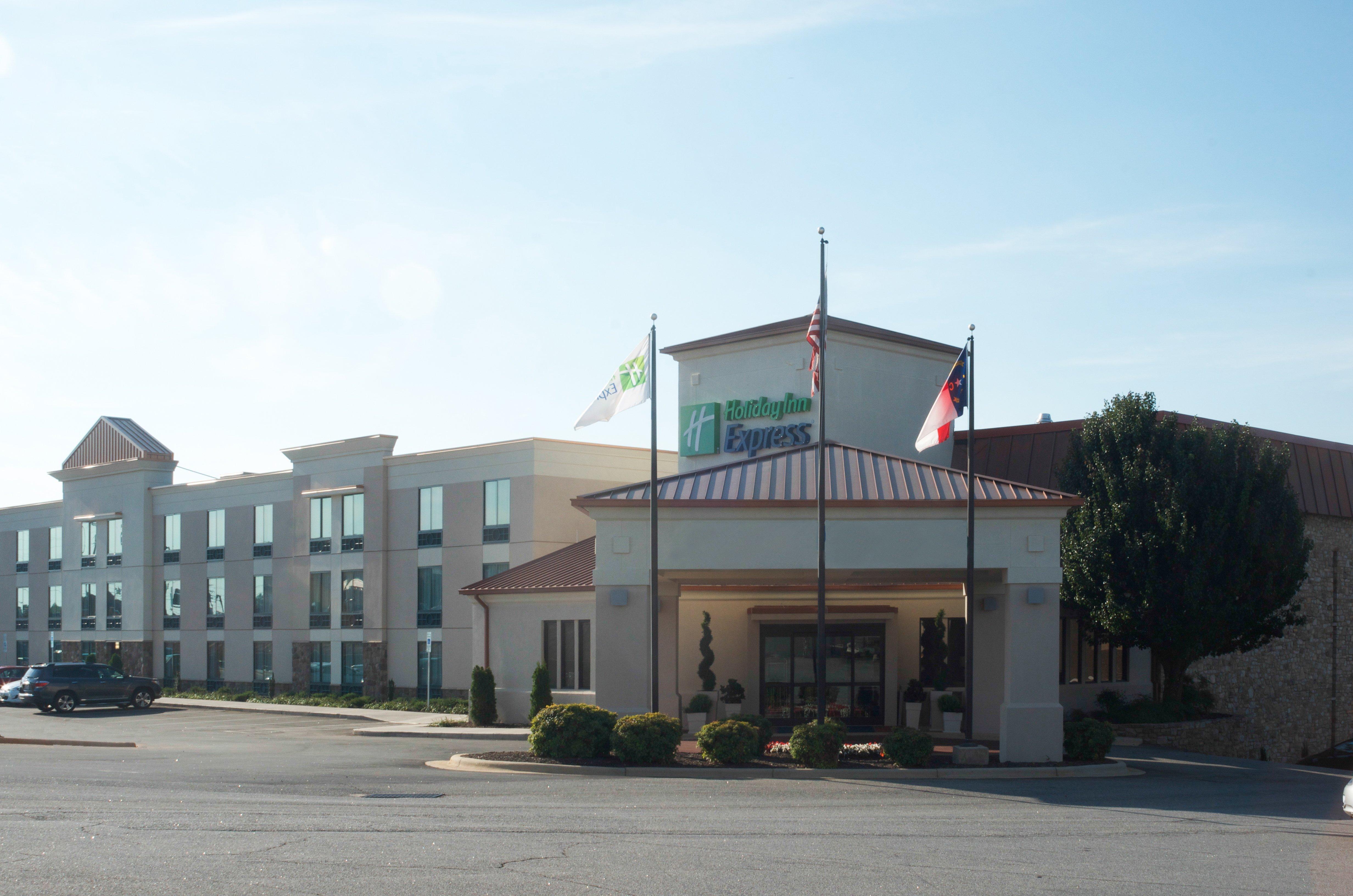 Holiday Inn Express Hickory - Hickory Mart By Ihg Extérieur photo