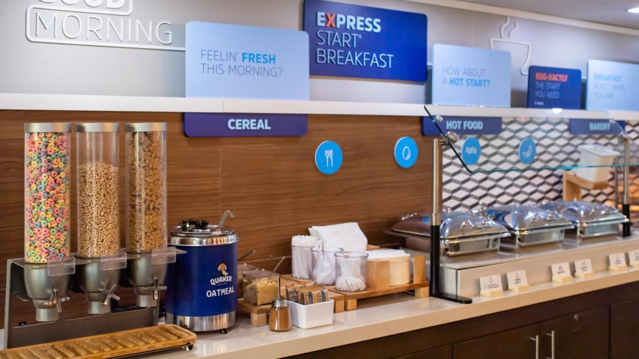 Holiday Inn Express Hickory - Hickory Mart By Ihg Extérieur photo