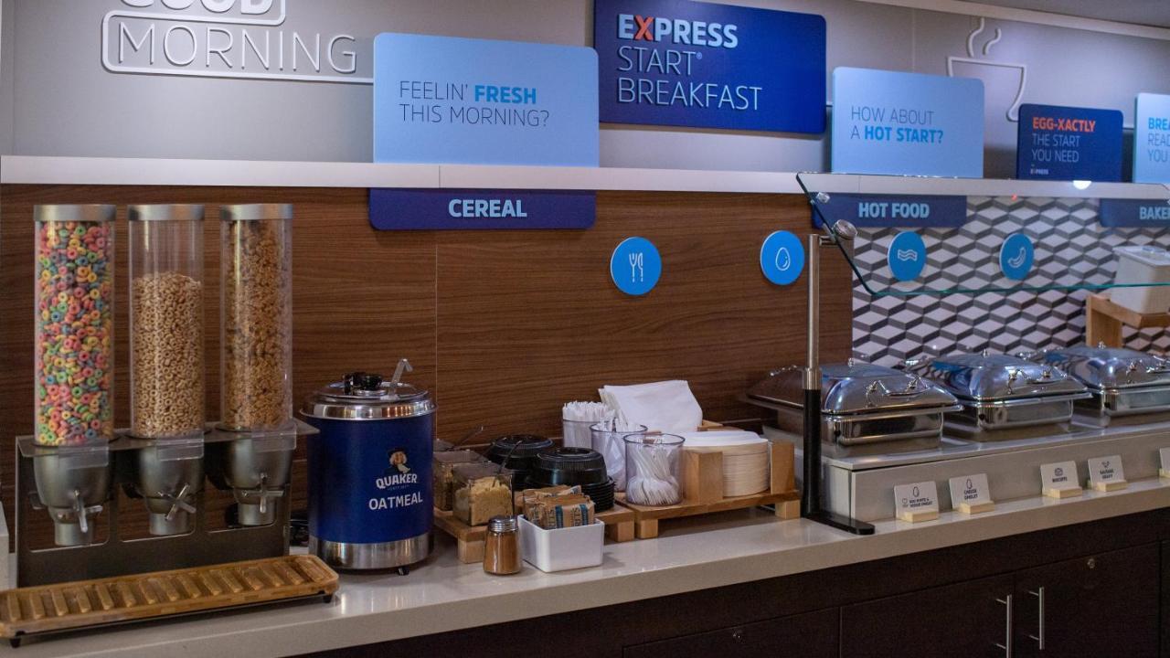 Holiday Inn Express Hickory - Hickory Mart By Ihg Extérieur photo